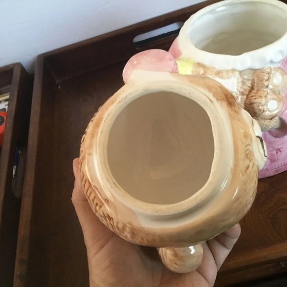 Charming vintage legend cookie jar for when the grandkids come over- very trendy - Picture 8 of 10